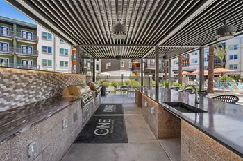 Community bbq & outdoor gathering spaces